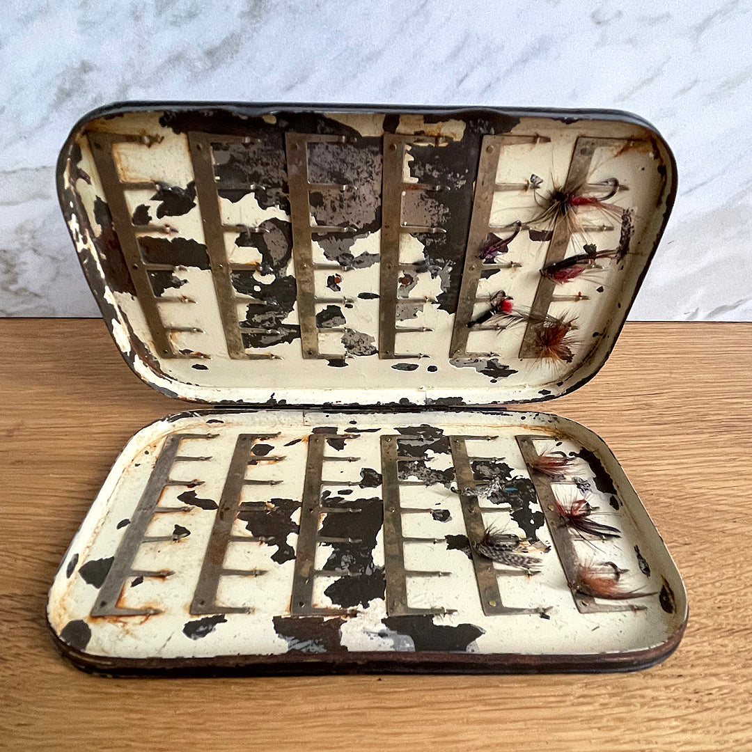 Hardy Bros Ltd Alnwick Black Japanned Fly Fishing Tin & Flies ANTIQUE