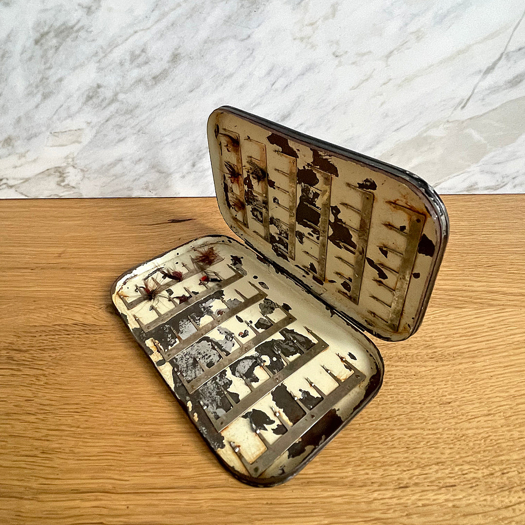 Hardy Bros Ltd Alnwick Black Japanned Fly Fishing Tin & Flies ANTIQUE