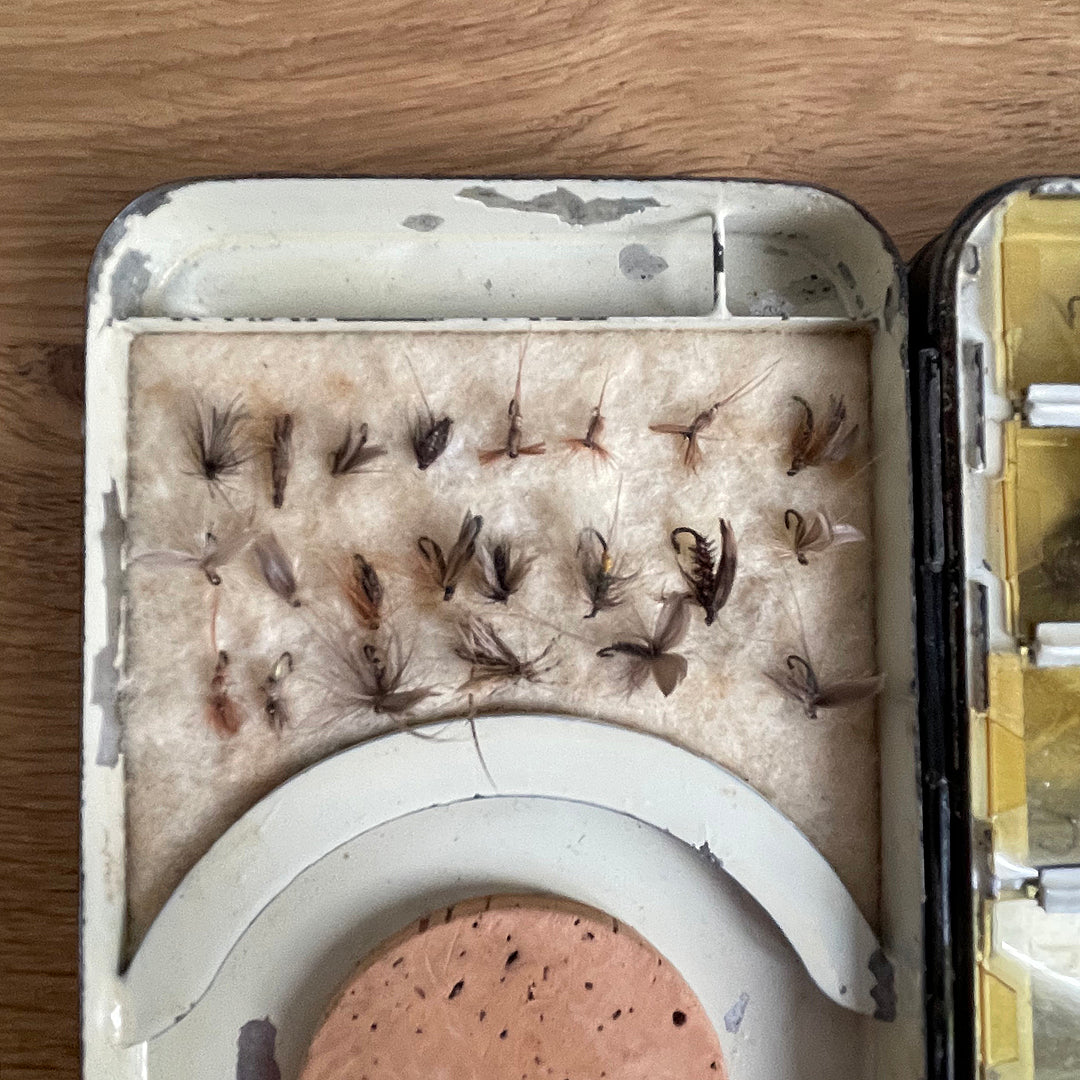 Hardy Bros Alnwick Black Japanned Dry Fly Fishing Box & Flies ANTIQUE