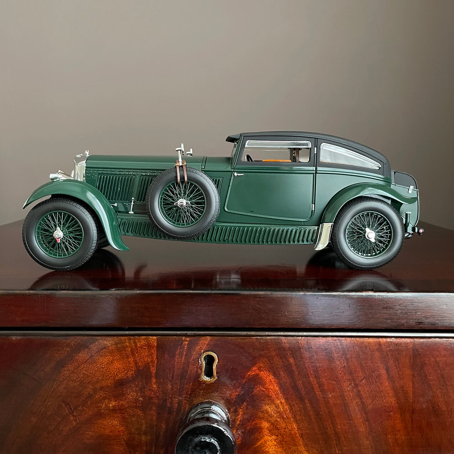 Minichamps Bentley Speed Six 'Blue Train' 1:18 COLLECTABLE
