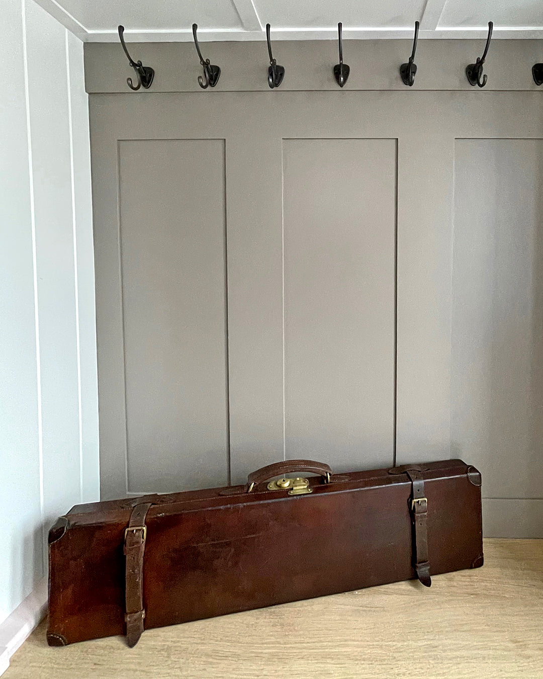 Holland & Holland Leather Bound Single Gun Case ANTIQUE