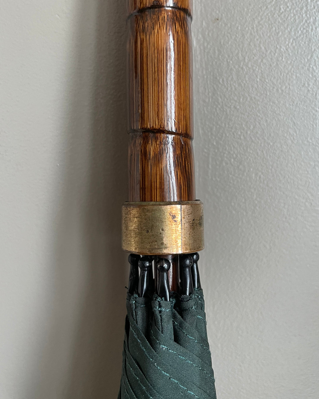 Fox Umbrella Dark Green & Partridge Wood Handle & Gold Collar 18ct VINTAGE