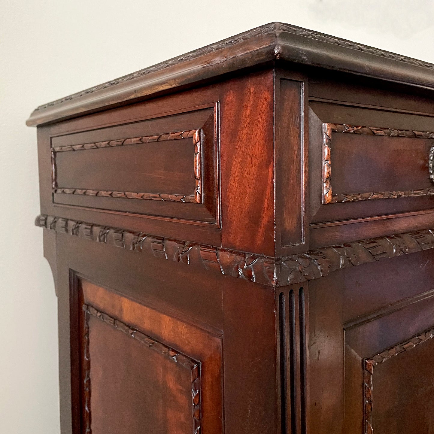 Howard & Sons Mahogany Side Cabinet With Baize Covered Shelves 1930's Country House Style VINTAGE