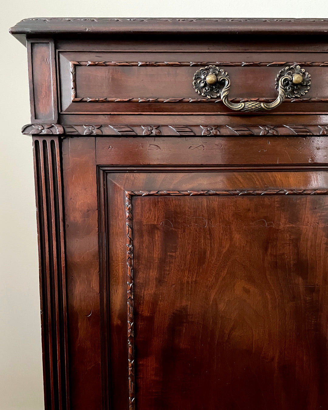 Howard & Sons Mahogany Side Cabinet With Baize Covered Shelves 1930's Country House Style VINTAGE