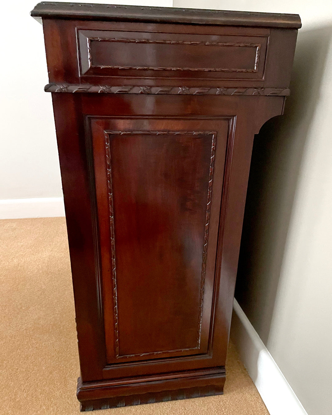 Howard & Sons Mahogany Side Cabinet With Baize Covered Shelves 1930's Country House Style VINTAGE