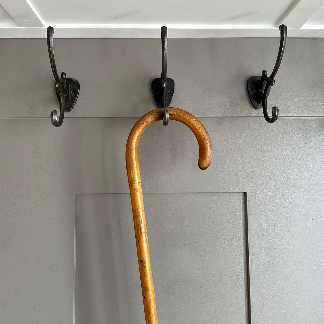 A Sycamore Wood Walking Stick Crook Handle Length 85cm / 33.5" ANTIQUE